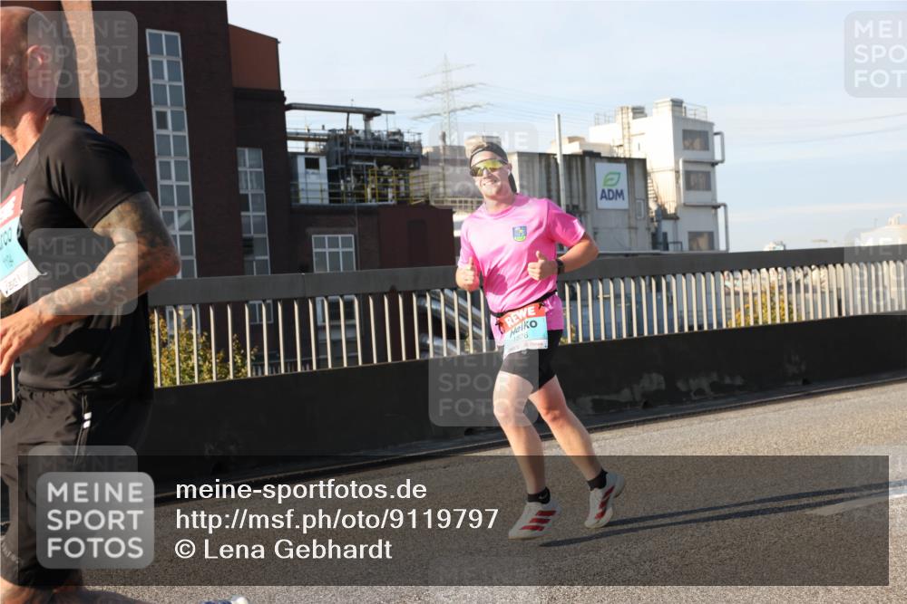 03.10.2025 - Köhlbrandbrückenlauf Lena Gebhardt http://msf.ph/oto/9119797 03.10.2025 09:45:42 Position 2 750, 1826 meine-sportfotos.de