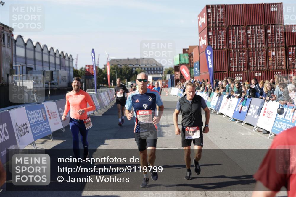 03.10.2025 - Köhlbrandbrückenlauf Jannik Wohlers http://msf.ph/oto/9119799 03.10.2025 13:03:58 Ziel 4056, 4127, 4349, 4372, 5098, 5414, 5447, 5950, 5958, 6315, 6341, 6392, 6706 meine-sportfotos.de