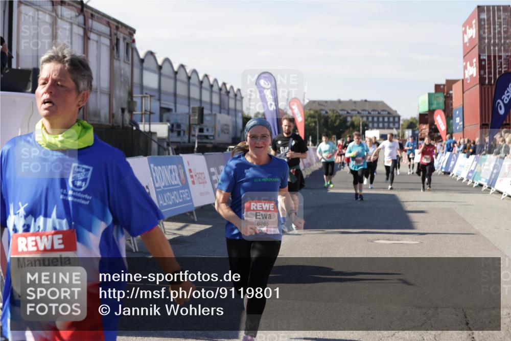03.10.2025 - Köhlbrandbrückenlauf Jannik Wohlers http://msf.ph/oto/9119801 03.10.2025 13:35:10 Ziel 5360, 5412, 5427, 5557, 5604, 6265 meine-sportfotos.de