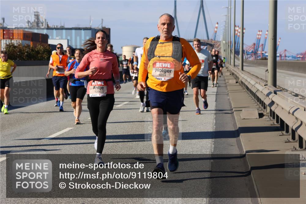 03.10.2025 - Köhlbrandbrückenlauf Strokosch-Dieckow http://msf.ph/oto/9119804 03.10.2025 12:57:33 Position 3 5204, 4224 meine-sportfotos.de