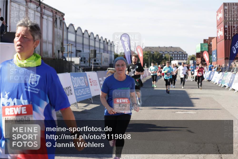 03.10.2025 - Köhlbrandbrückenlauf Jannik Wohlers http://msf.ph/oto/9119808 03.10.2025 13:35:10 Ziel 5360, 5412, 5427, 5557, 5604, 6265 meine-sportfotos.de