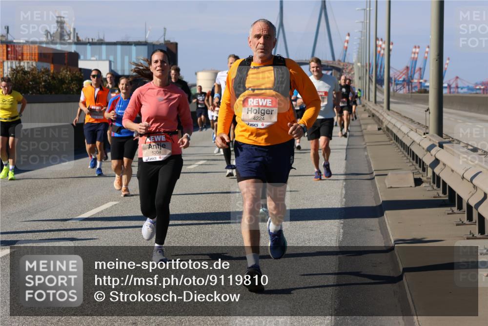 03.10.2025 - Köhlbrandbrückenlauf Strokosch-Dieckow http://msf.ph/oto/9119810 03.10.2025 12:57:33 Position 3 5204, 4224 meine-sportfotos.de