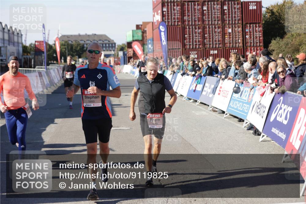 03.10.2025 - Köhlbrandbrückenlauf Jannik Wohlers http://msf.ph/oto/9119825 03.10.2025 13:03:58 Ziel 4056, 4127, 4349, 4372, 5098, 5414, 5447, 5950, 5958, 6315, 6341, 6392, 6706 meine-sportfotos.de