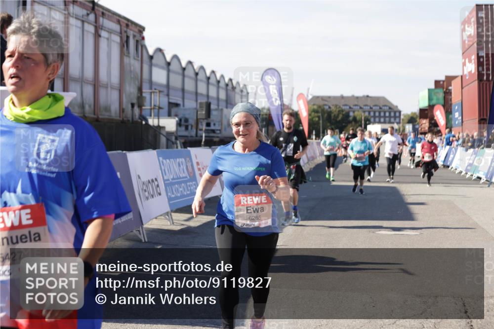 03.10.2025 - Köhlbrandbrückenlauf Jannik Wohlers http://msf.ph/oto/9119827 03.10.2025 13:35:10 Ziel 5360, 5412, 5427, 5557, 5604, 6265 meine-sportfotos.de