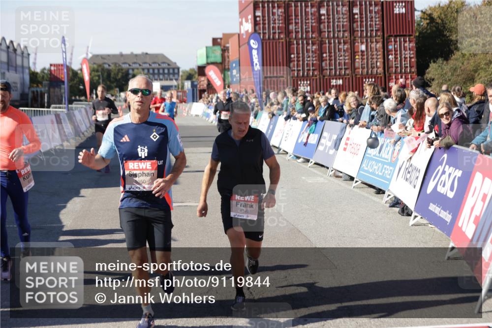 03.10.2025 - Köhlbrandbrückenlauf Jannik Wohlers http://msf.ph/oto/9119844 03.10.2025 13:03:59 Ziel 4056, 4127, 4349, 4372, 4480, 5098, 5414, 5447, 5950, 5958, 6315, 6341, 6392, 6706 meine-sportfotos.de