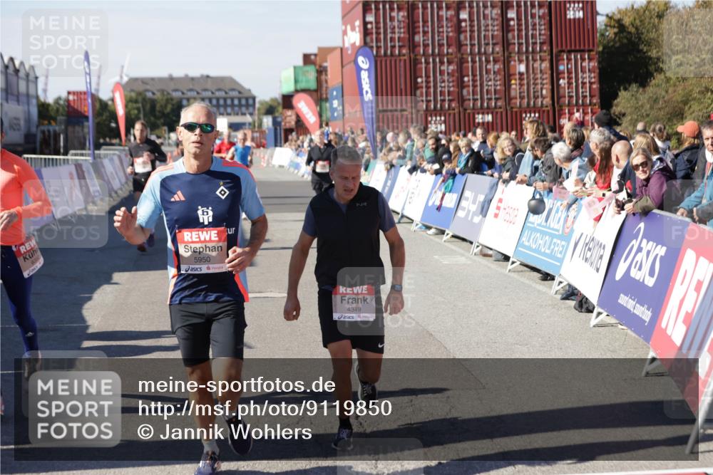 03.10.2025 - Köhlbrandbrückenlauf Jannik Wohlers http://msf.ph/oto/9119850 03.10.2025 13:03:59 Ziel 4056, 4127, 4349, 4372, 4480, 5098, 5414, 5447, 5950, 5958, 6315, 6341, 6392, 6706 meine-sportfotos.de