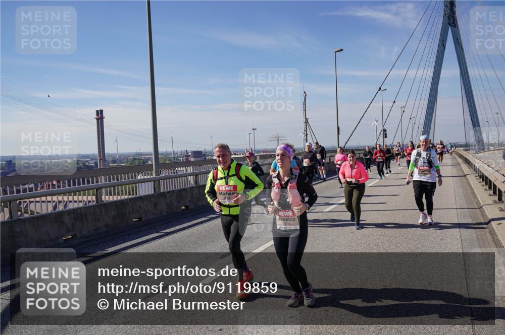 03.10.2025 - Köhlbrandbrückenlauf Michael Burmester http://msf.ph/oto/9119859 03.10.2025 13:01:07 Position 2 4702 meine-sportfotos.de