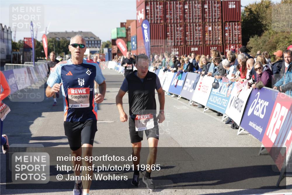 03.10.2025 - Köhlbrandbrückenlauf Jannik Wohlers http://msf.ph/oto/9119865 03.10.2025 13:03:59 Ziel 4056, 4127, 4349, 4372, 4480, 5098, 5414, 5447, 5950, 5958, 6315, 6341, 6392, 6706 meine-sportfotos.de