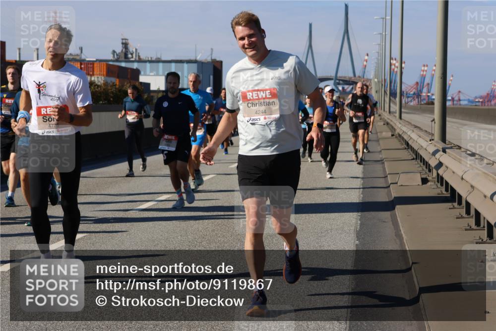 03.10.2025 - Köhlbrandbrückenlauf Strokosch-Dieckow http://msf.ph/oto/9119867 03.10.2025 12:57:39 Position 3 2013, 4776, 4244 meine-sportfotos.de