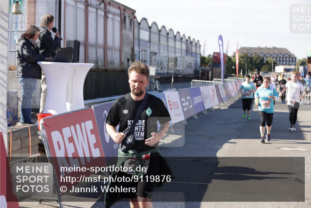 03.10.2025 - Köhlbrandbrückenlauf Jannik Wohlers http://msf.ph/oto/9119876 03.10.2025 13:35:13 Ziel 5279, 5360, 5412, 5427, 5557, 5604, 6204, 6205, 6265, 6547 meine-sportfotos.de