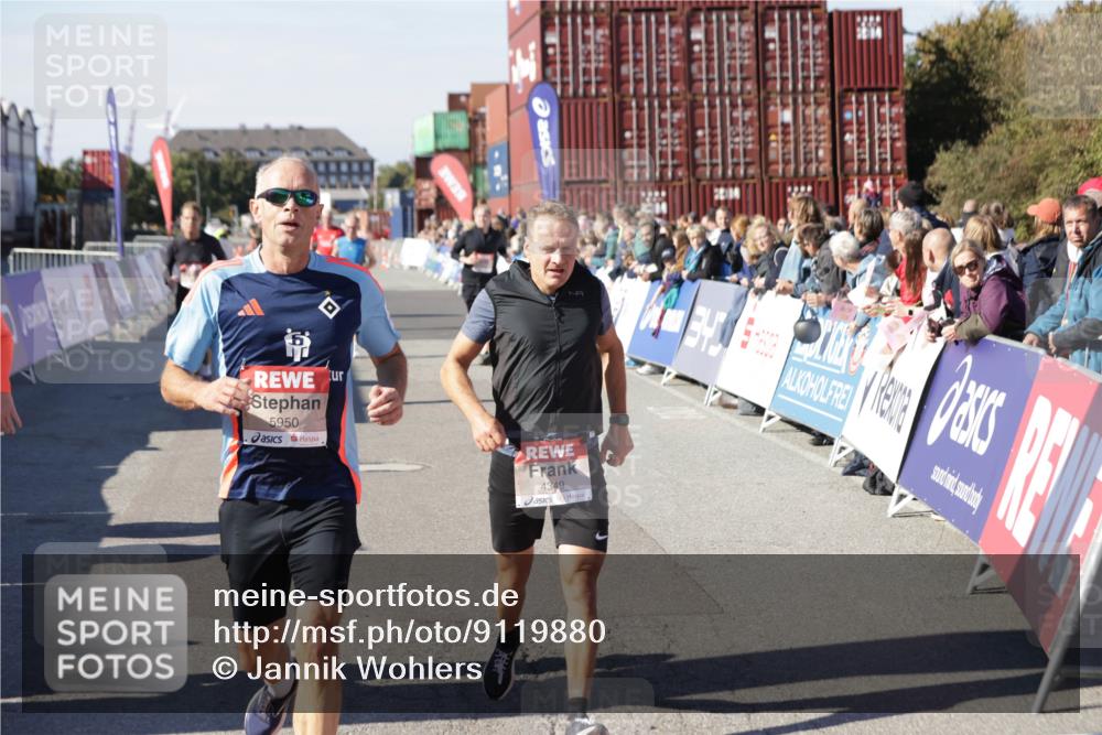 03.10.2025 - Köhlbrandbrückenlauf Jannik Wohlers http://msf.ph/oto/9119880 03.10.2025 13:03:59 Ziel 4056, 4127, 4349, 4372, 4480, 5098, 5414, 5447, 5950, 5958, 6315, 6341, 6392, 6706 meine-sportfotos.de