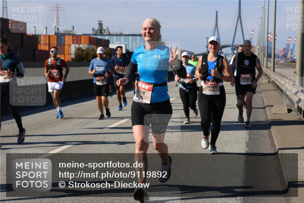 03.10.2025 - Köhlbrandbrückenlauf Strokosch-Dieckow http://msf.ph/oto/9119892 03.10.2025 12:57:43 Position 3 6512 meine-sportfotos.de