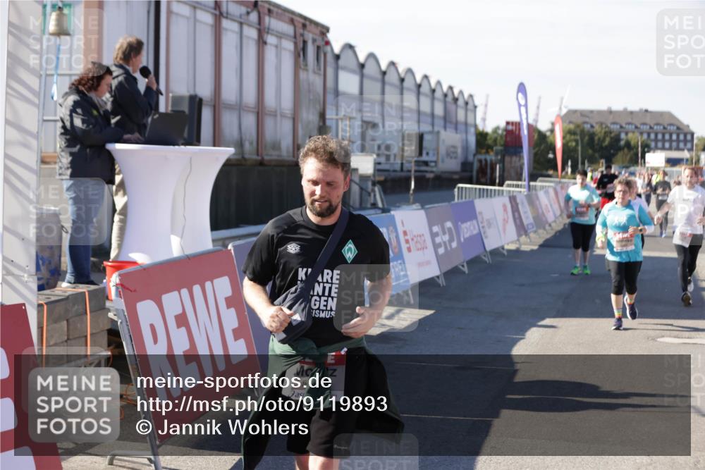 03.10.2025 - Köhlbrandbrückenlauf Jannik Wohlers http://msf.ph/oto/9119893 03.10.2025 13:35:14 Ziel 4886, 5279, 5360, 5412, 5427, 5557, 5604, 6204, 6205, 6265, 6547 meine-sportfotos.de