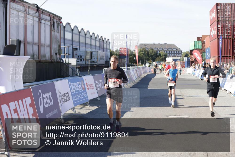 03.10.2025 - Köhlbrandbrückenlauf Jannik Wohlers http://msf.ph/oto/9119894 03.10.2025 13:04:01 Ziel 4056, 4127, 4349, 4372, 4480, 5098, 5414, 5447, 5950, 5958, 6315, 6392 meine-sportfotos.de
