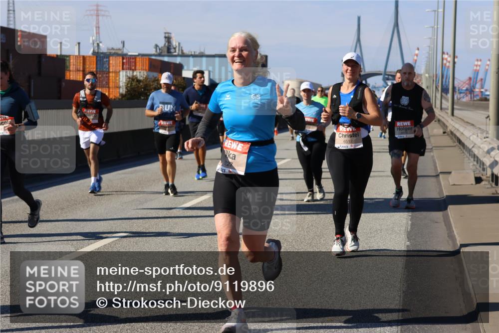 03.10.2025 - Köhlbrandbrückenlauf Strokosch-Dieckow http://msf.ph/oto/9119896 03.10.2025 12:57:43 Position 3 227, 6512 meine-sportfotos.de