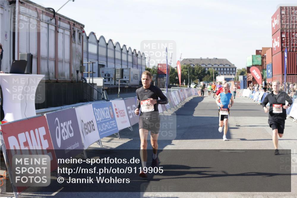 03.10.2025 - Köhlbrandbrückenlauf Jannik Wohlers http://msf.ph/oto/9119905 03.10.2025 13:04:02 Ziel 4056, 4127, 4349, 4372, 4480, 5098, 5414, 5447, 5950, 5958, 6315, 6392 meine-sportfotos.de