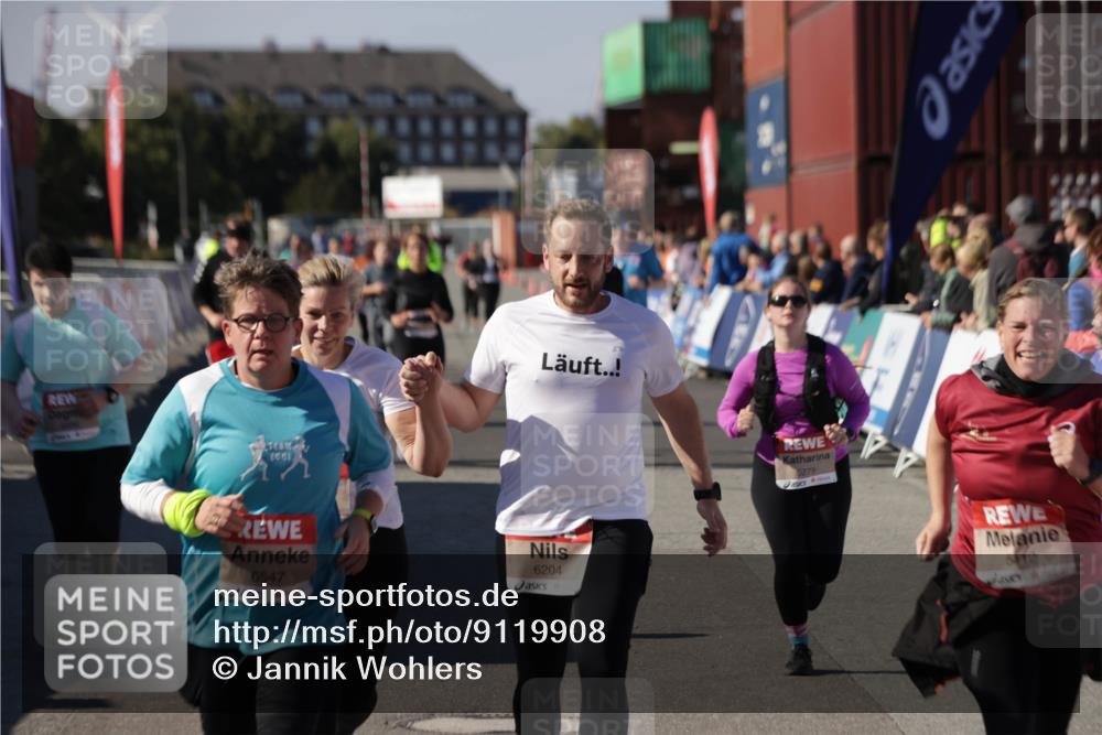 03.10.2025 - Köhlbrandbrückenlauf Jannik Wohlers http://msf.ph/oto/9119908 03.10.2025 13:35:16 Ziel 4886, 5279, 5360, 5412, 5427, 6204, 6205, 6265, 6547 meine-sportfotos.de