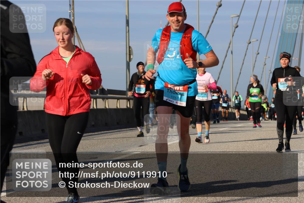 03.10.2025 - Köhlbrandbrückenlauf Strokosch-Dieckow http://msf.ph/oto/9119910 03.10.2025 09:54:10 Position 2 2024, 1757, 357, 172 meine-sportfotos.de