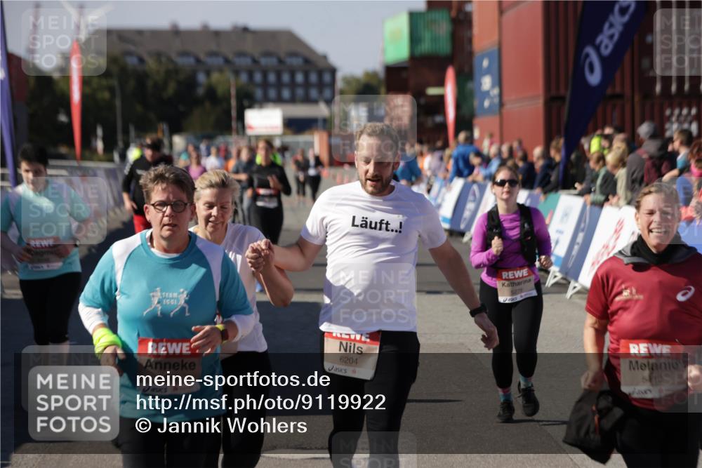 03.10.2025 - Köhlbrandbrückenlauf Jannik Wohlers http://msf.ph/oto/9119922 03.10.2025 13:35:16 Ziel 4886, 5279, 5360, 5412, 5427, 6204, 6205, 6265, 6547 meine-sportfotos.de