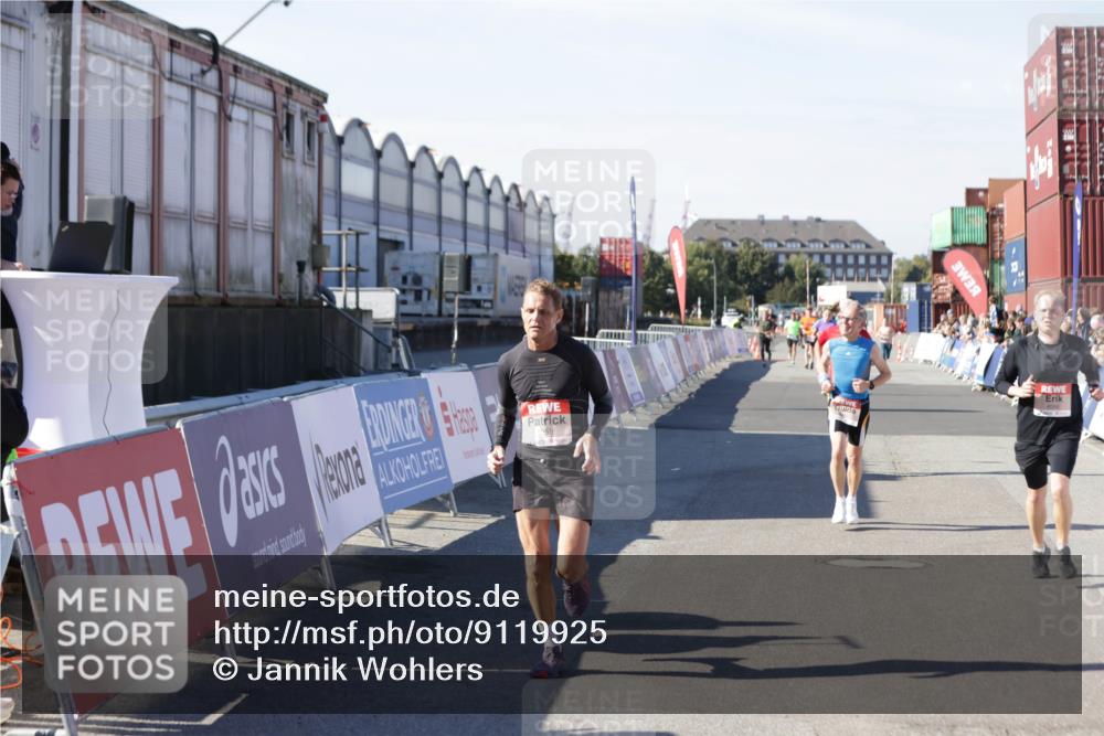 03.10.2025 - Köhlbrandbrückenlauf Jannik Wohlers http://msf.ph/oto/9119925 03.10.2025 13:04:02 Ziel 4056, 4127, 4349, 4372, 4480, 5098, 5414, 5447, 5950, 5958, 6315, 6392 meine-sportfotos.de