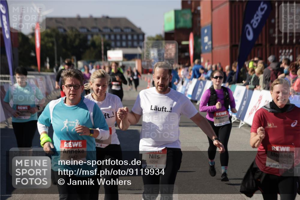 03.10.2025 - Köhlbrandbrückenlauf Jannik Wohlers http://msf.ph/oto/9119934 03.10.2025 13:35:16 Ziel 4886, 5279, 5360, 5412, 5427, 6204, 6205, 6265, 6547 meine-sportfotos.de
