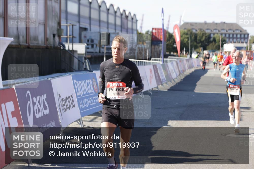 03.10.2025 - Köhlbrandbrückenlauf Jannik Wohlers http://msf.ph/oto/9119937 03.10.2025 13:04:02 Ziel 4056, 4127, 4349, 4372, 4480, 5098, 5414, 5447, 5950, 5958, 6315, 6392 meine-sportfotos.de