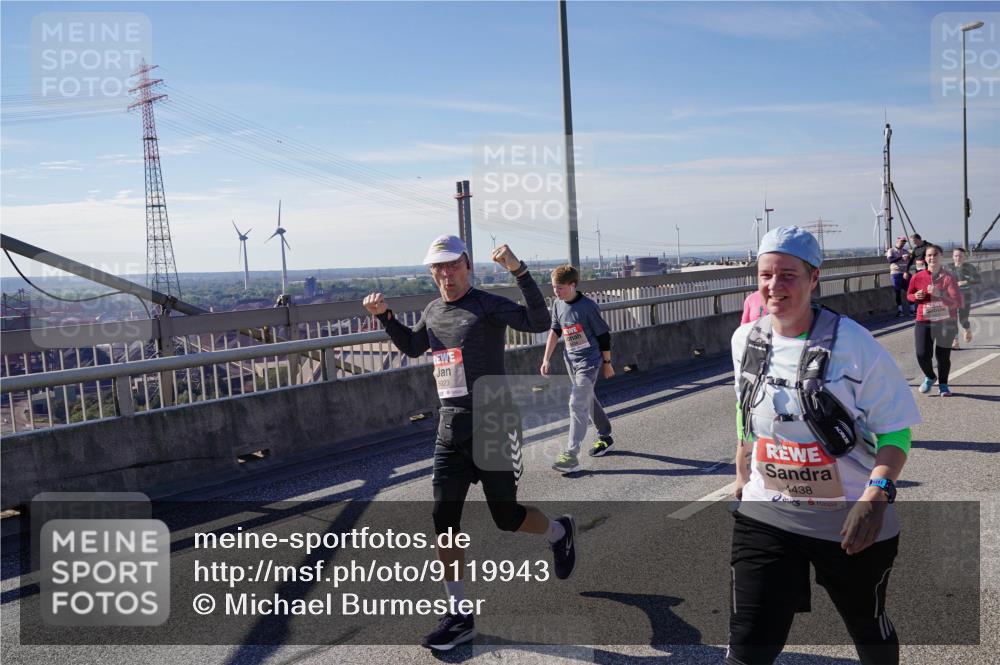 03.10.2025 - Köhlbrandbrückenlauf Michael Burmester http://msf.ph/oto/9119943 03.10.2025 13:01:11 Position 2 5923, 4438 meine-sportfotos.de