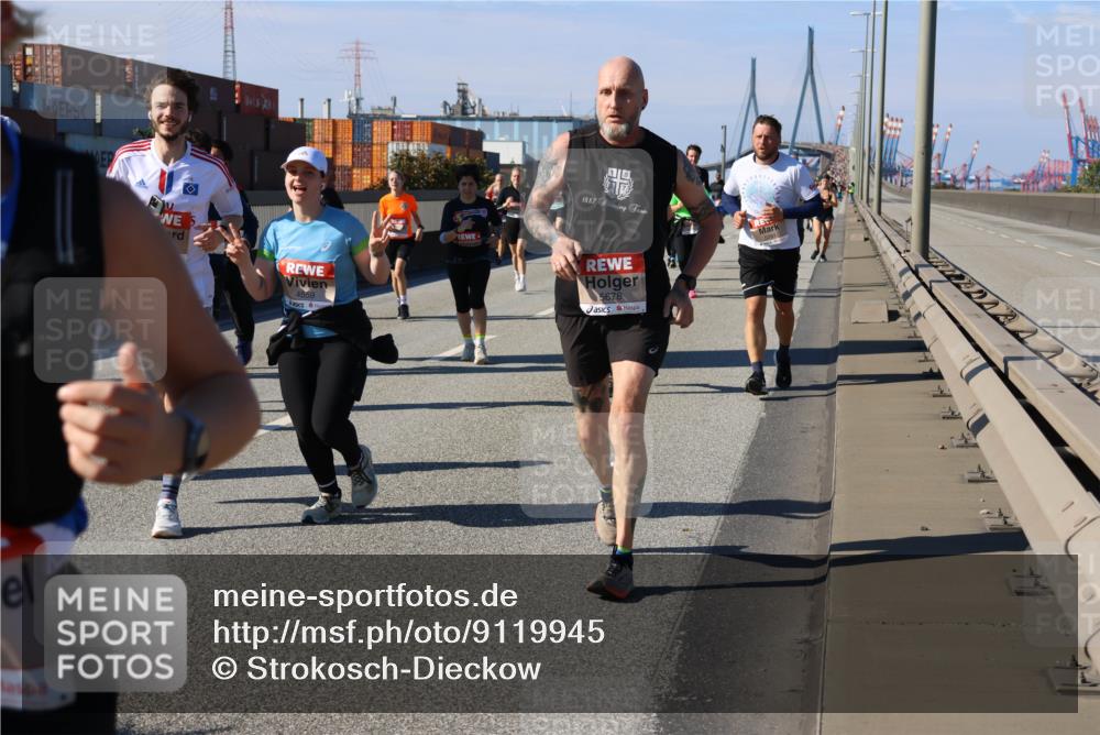 03.10.2025 - Köhlbrandbrückenlauf Strokosch-Dieckow http://msf.ph/oto/9119945 03.10.2025 12:57:46 Position 3 3, 4559, 18, 1887, 5678 meine-sportfotos.de