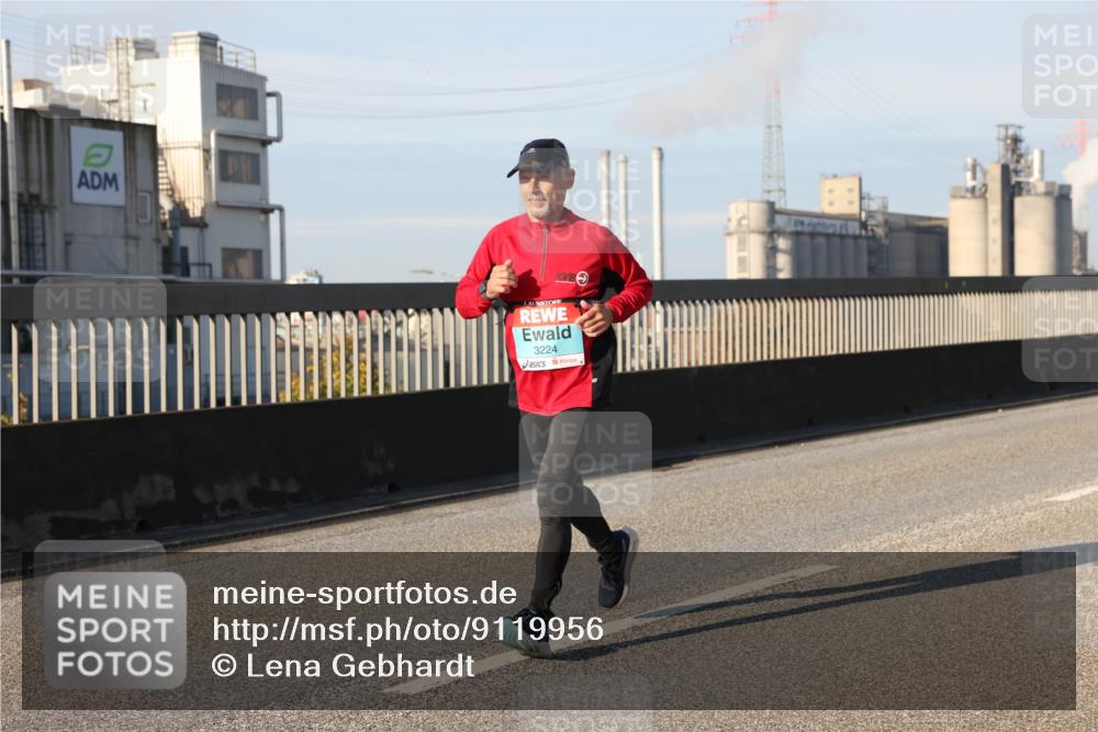 03.10.2025 - Köhlbrandbrückenlauf Lena Gebhardt http://msf.ph/oto/9119956 03.10.2025 09:45:48 Position 2 3224 meine-sportfotos.de