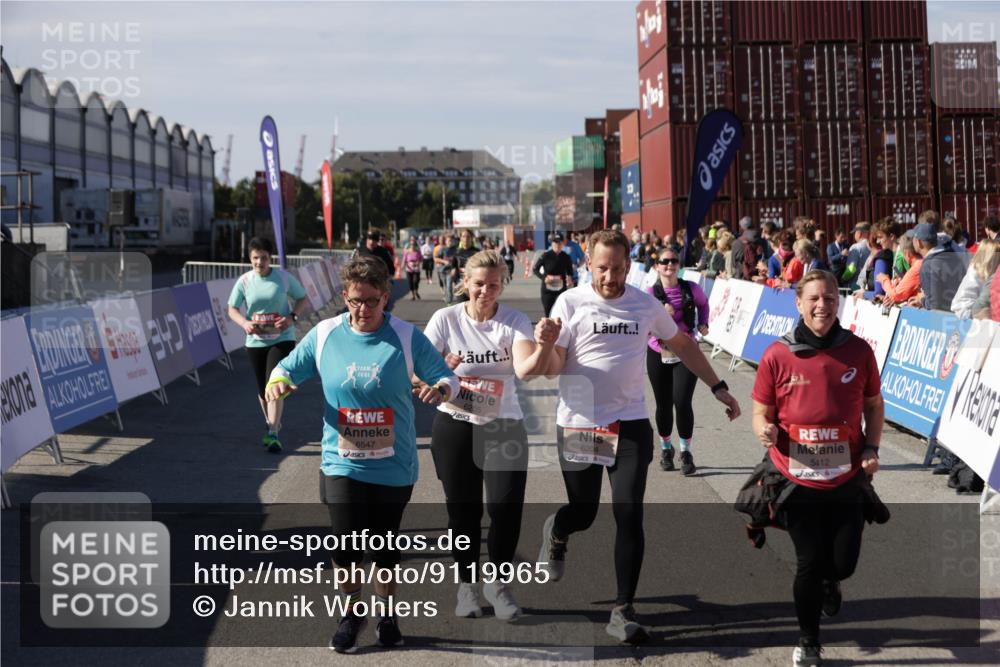 03.10.2025 - Köhlbrandbrückenlauf Jannik Wohlers http://msf.ph/oto/9119965 03.10.2025 13:35:17 Ziel 4886, 5279, 5360, 5412, 5427, 6204, 6205, 6265, 6547 meine-sportfotos.de
