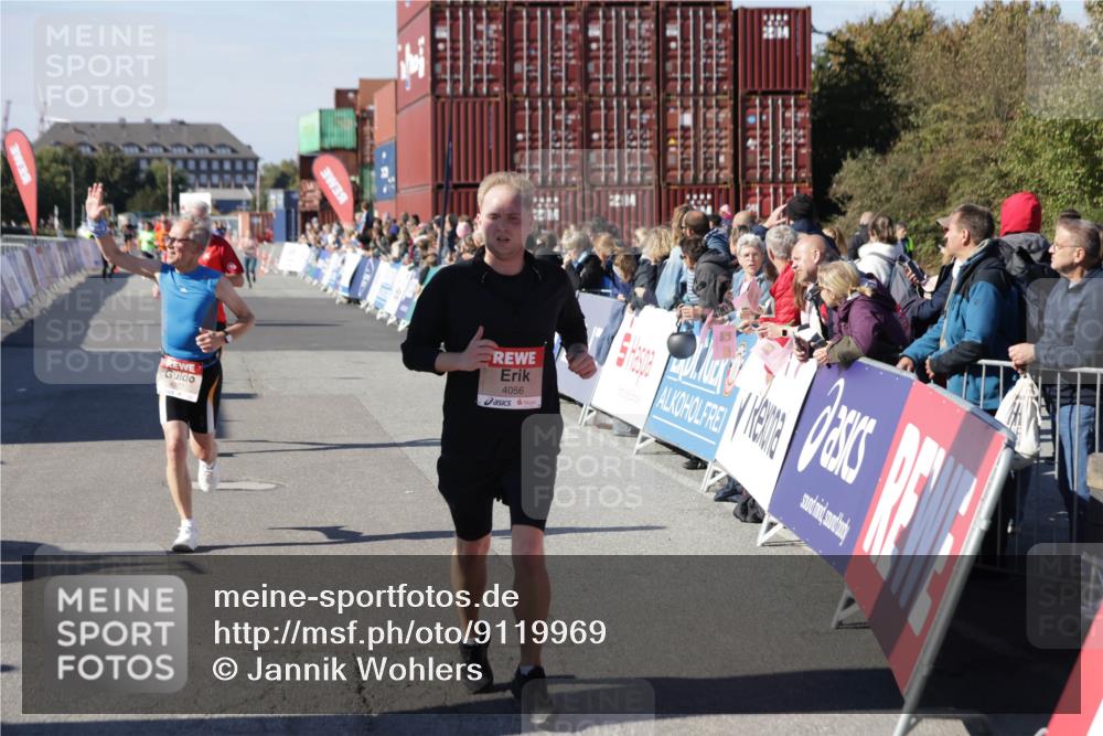 03.10.2025 - Köhlbrandbrückenlauf Jannik Wohlers http://msf.ph/oto/9119969 03.10.2025 13:04:03 Ziel 4056, 4127, 4349, 4372, 4480, 5098, 5447, 5950, 5958, 6315, 6392 meine-sportfotos.de