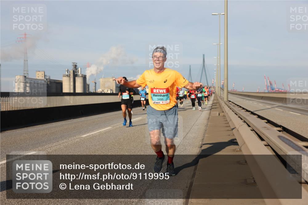 03.10.2025 - Köhlbrandbrückenlauf Lena Gebhardt http://msf.ph/oto/9119995 03.10.2025 09:45:49 Position 2 8, 3495 meine-sportfotos.de