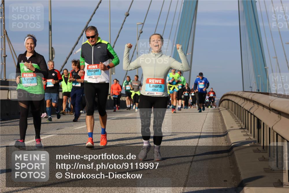 03.10.2025 - Köhlbrandbrückenlauf Strokosch-Dieckow http://msf.ph/oto/9119997 03.10.2025 09:54:19 Position 2 3619, 3620, 1954 meine-sportfotos.de
