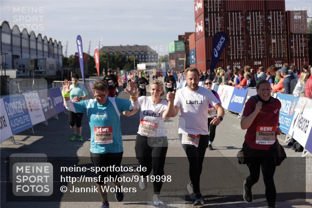 03.10.2025 - Köhlbrandbrückenlauf Jannik Wohlers http://msf.ph/oto/9119998 03.10.2025 13:35:17 Ziel 4886, 5279, 5360, 5412, 5427, 6204, 6205, 6265, 6547 meine-sportfotos.de