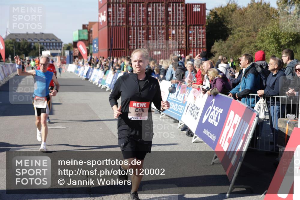 03.10.2025 - Köhlbrandbrückenlauf Jannik Wohlers http://msf.ph/oto/9120002 03.10.2025 13:04:03 Ziel 4056, 4127, 4349, 4372, 4480, 5098, 5447, 5950, 5958, 6315, 6392 meine-sportfotos.de