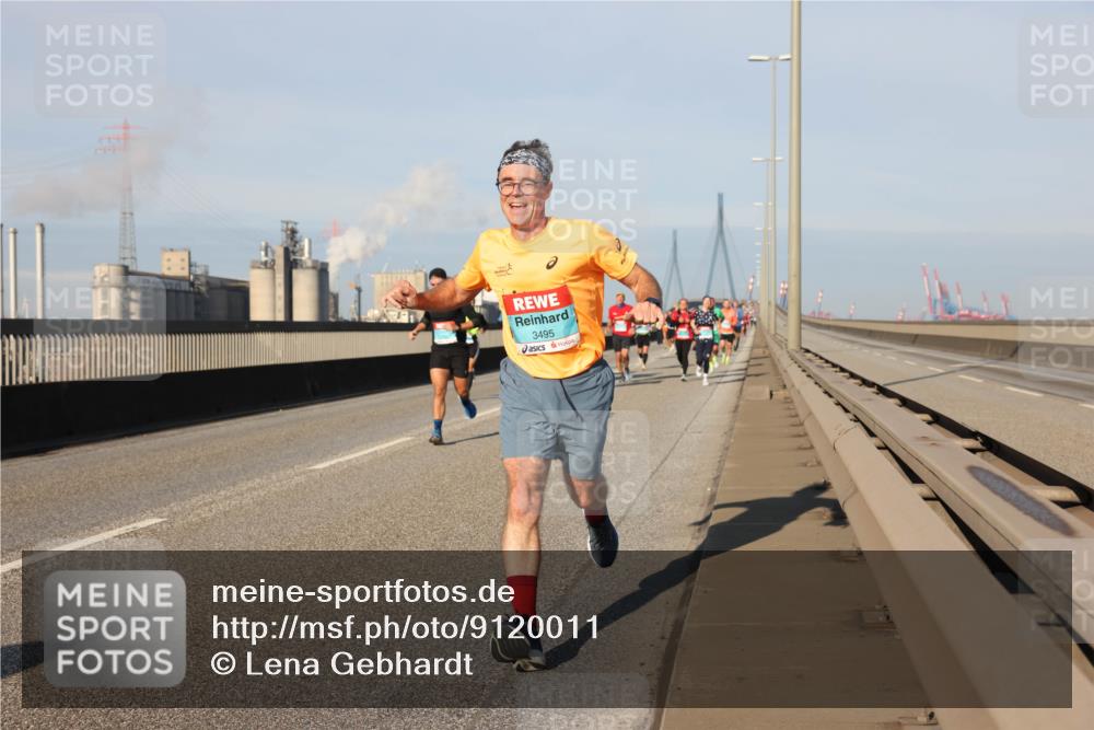 03.10.2025 - Köhlbrandbrückenlauf Lena Gebhardt http://msf.ph/oto/9120011 03.10.2025 09:45:49 Position 2 3495 meine-sportfotos.de