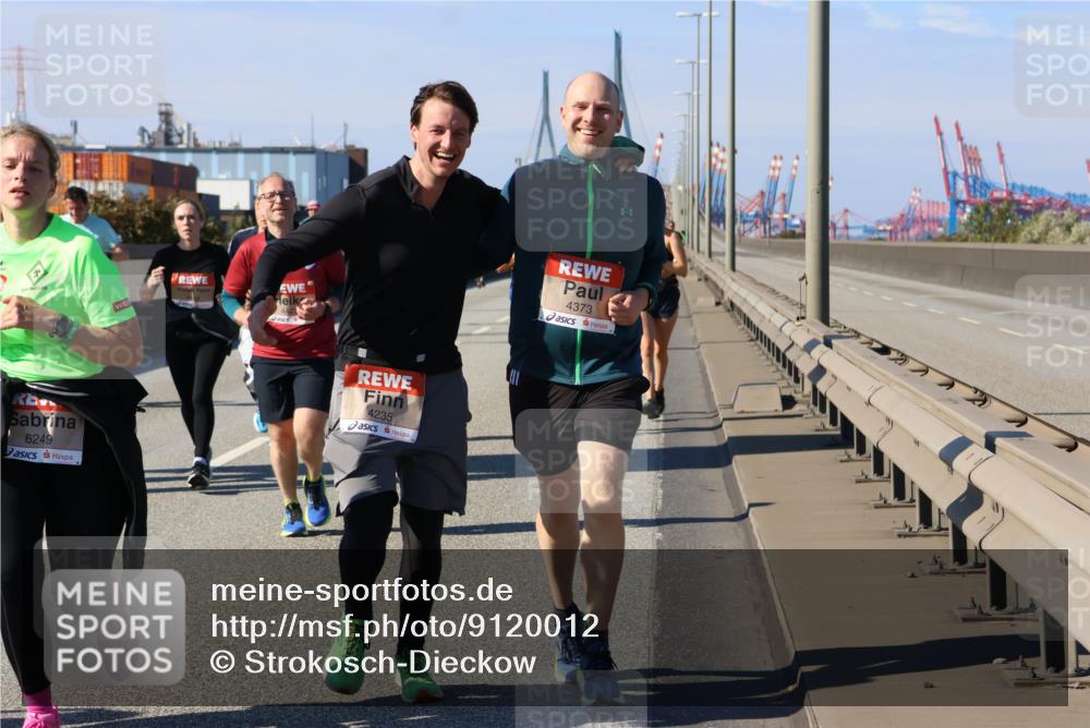 03.10.2025 - Köhlbrandbrückenlauf Strokosch-Dieckow http://msf.ph/oto/9120012 03.10.2025 12:57:53 Position 3 6249, 4235, 4373 meine-sportfotos.de
