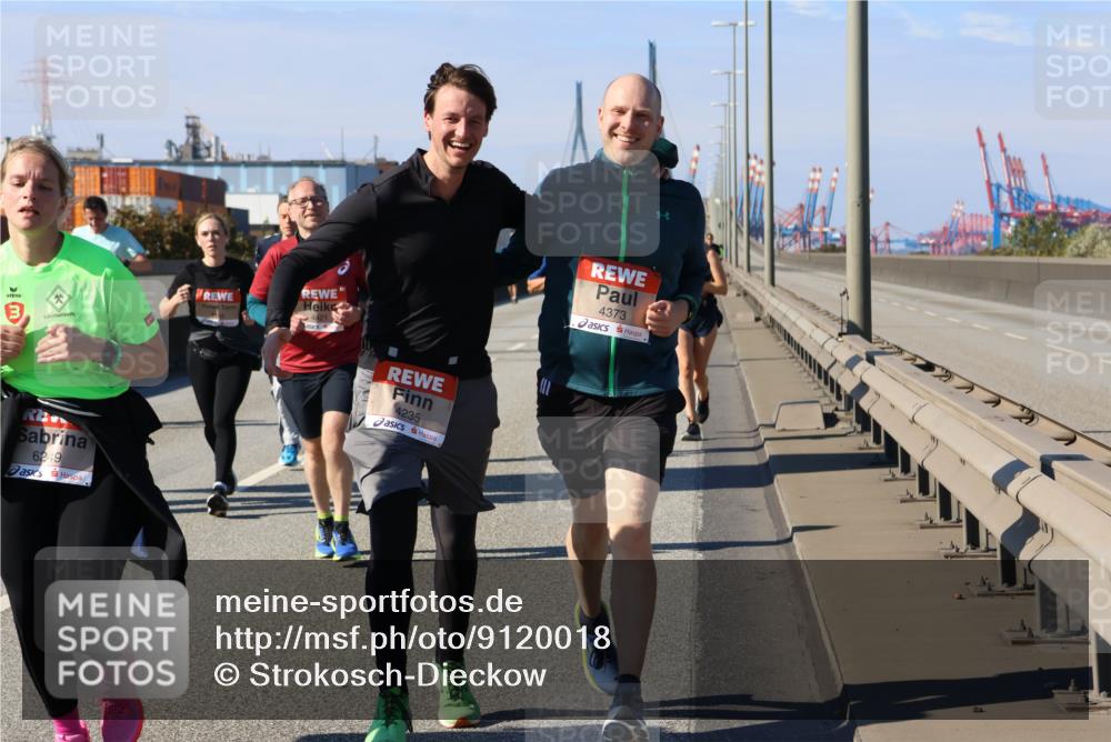 03.10.2025 - Köhlbrandbrückenlauf Strokosch-Dieckow http://msf.ph/oto/9120018 03.10.2025 12:57:53 Position 3 6249, 4235, 4373 meine-sportfotos.de