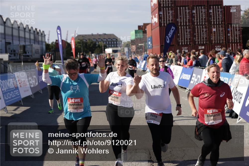 03.10.2025 - Köhlbrandbrückenlauf Jannik Wohlers http://msf.ph/oto/9120021 03.10.2025 13:35:17 Ziel 4886, 5279, 5360, 5412, 5427, 6204, 6205, 6265, 6547 meine-sportfotos.de