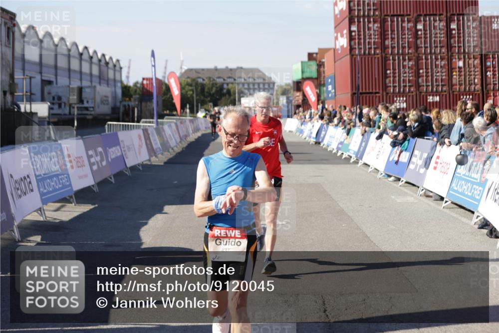 03.10.2025 - Köhlbrandbrückenlauf Jannik Wohlers http://msf.ph/oto/9120045 03.10.2025 13:04:05 Ziel 4056, 4127, 4349, 4372, 4480, 5098, 5447, 5721, 5950, 5958, 6315, 6392 meine-sportfotos.de