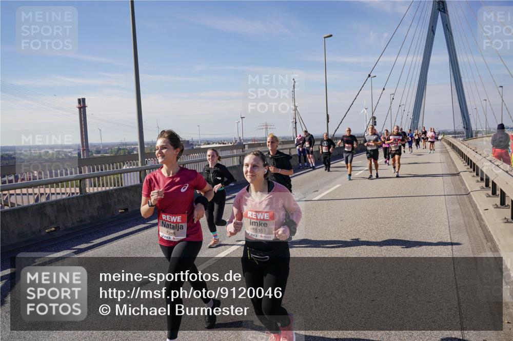 03.10.2025 - Köhlbrandbrückenlauf Michael Burmester http://msf.ph/oto/9120046 03.10.2025 13:01:15 Position 2 4948, 5515 meine-sportfotos.de