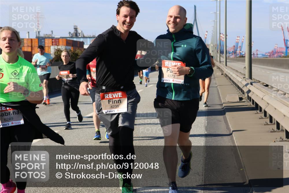 03.10.2025 - Köhlbrandbrückenlauf Strokosch-Dieckow http://msf.ph/oto/9120048 03.10.2025 12:57:54 Position 3 6249, 4235, 4373 meine-sportfotos.de