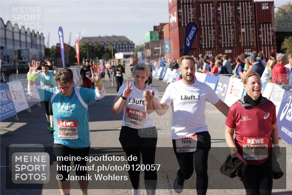 03.10.2025 - Köhlbrandbrückenlauf Jannik Wohlers http://msf.ph/oto/9120057 03.10.2025 13:35:18 Ziel 4886, 5279, 5360, 5412, 5548, 5575, 6204, 6205, 6265, 6358, 6547 meine-sportfotos.de