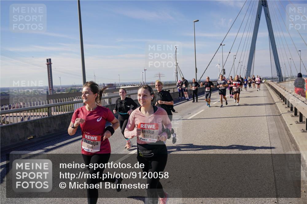 03.10.2025 - Köhlbrandbrückenlauf Michael Burmester http://msf.ph/oto/9120058 03.10.2025 13:01:15 Position 2 4948, 5515 meine-sportfotos.de