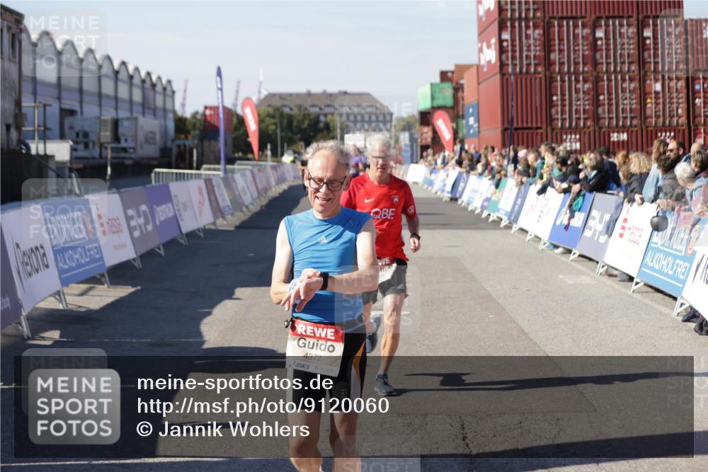 03.10.2025 - Köhlbrandbrückenlauf Jannik Wohlers http://msf.ph/oto/9120060 03.10.2025 13:04:05 Ziel 4056, 4127, 4349, 4372, 4480, 5098, 5447, 5721, 5950, 5958, 6315, 6392 meine-sportfotos.de