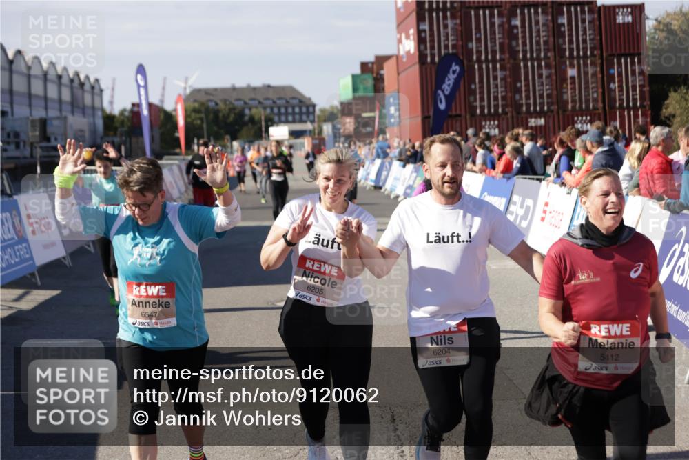 03.10.2025 - Köhlbrandbrückenlauf Jannik Wohlers http://msf.ph/oto/9120062 03.10.2025 13:35:18 Ziel 4886, 5279, 5360, 5412, 5548, 5575, 6204, 6205, 6265, 6358, 6547 meine-sportfotos.de