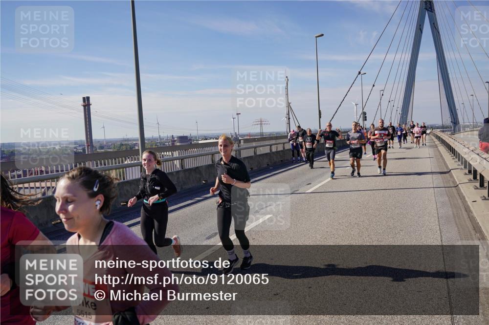 03.10.2025 - Köhlbrandbrückenlauf Michael Burmester http://msf.ph/oto/9120065 03.10.2025 13:01:15 Position 2 5515 meine-sportfotos.de