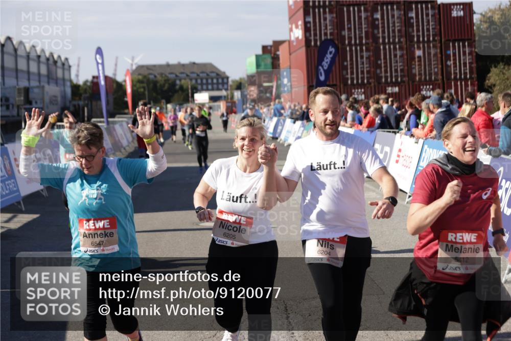 03.10.2025 - Köhlbrandbrückenlauf Jannik Wohlers http://msf.ph/oto/9120077 03.10.2025 13:35:18 Ziel 4886, 5279, 5360, 5412, 5548, 5575, 6204, 6205, 6265, 6358, 6547 meine-sportfotos.de
