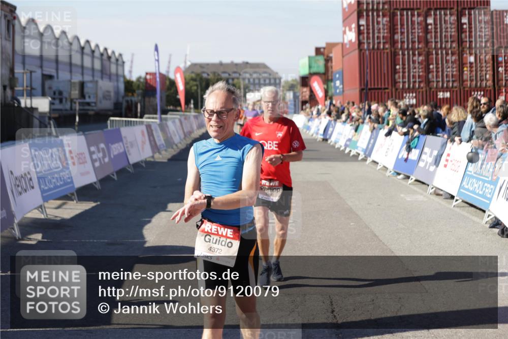 03.10.2025 - Köhlbrandbrückenlauf Jannik Wohlers http://msf.ph/oto/9120079 03.10.2025 13:04:05 Ziel 4056, 4127, 4349, 4372, 4480, 5098, 5447, 5721, 5950, 5958, 6315, 6392 meine-sportfotos.de