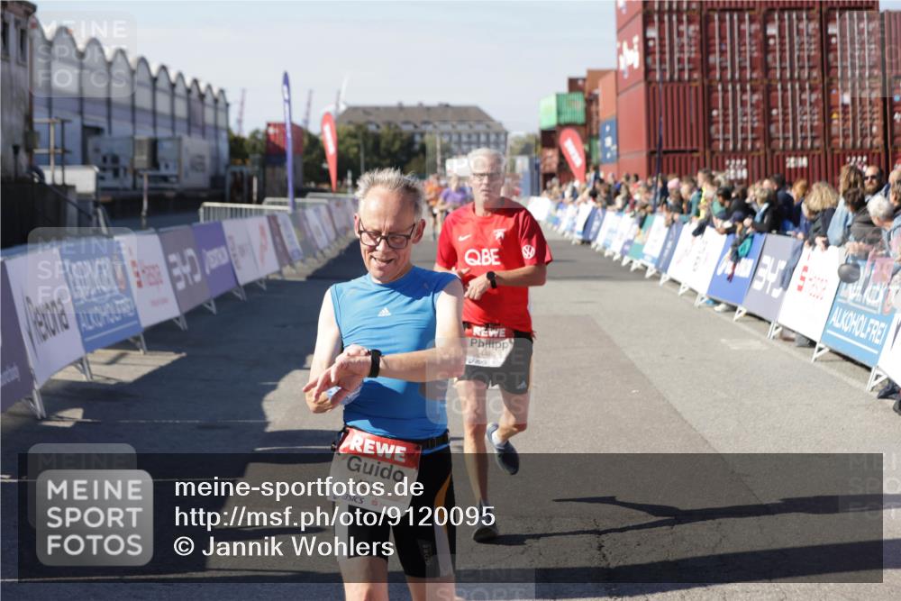 03.10.2025 - Köhlbrandbrückenlauf Jannik Wohlers http://msf.ph/oto/9120095 03.10.2025 13:04:05 Ziel 4056, 4127, 4349, 4372, 4480, 5098, 5447, 5721, 5950, 5958, 6315, 6392 meine-sportfotos.de